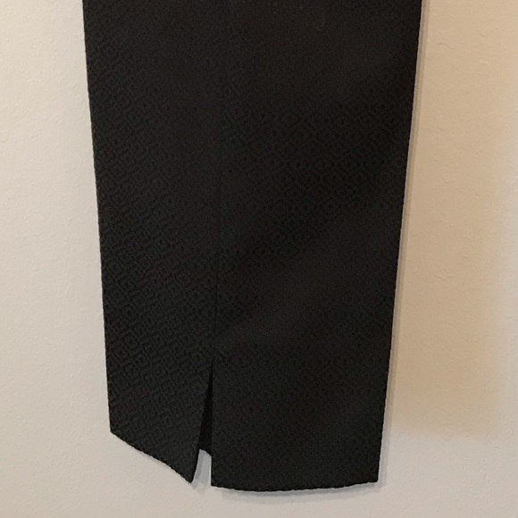 NWT Zac & Rachel Textured, Slim Ankle Pants in black. Size 12 - Picture 5 of 10